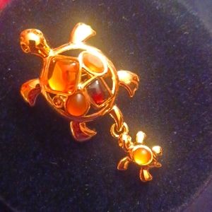 Gold tone turtle pin